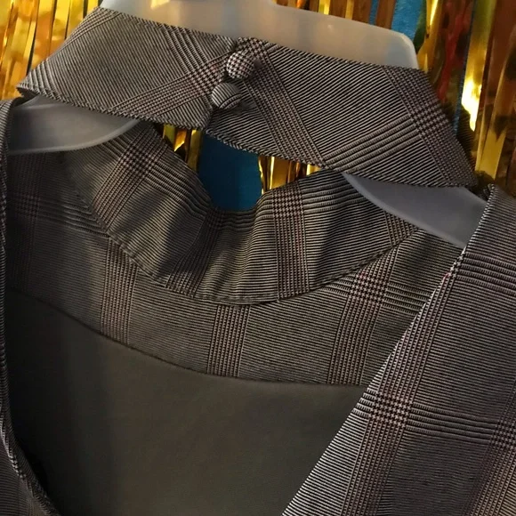 XOXO Dress - Picture 2 of 7